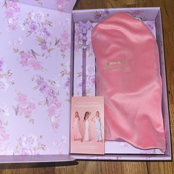 THE STANLEY X LOVESHACKFANCY QUENCHER | 40 OZ HAPPY THOUGHTS BRAND NEW IN BOX - Picture 3 of 3